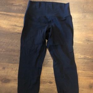 Lululemon aligns 7/8 black size 6